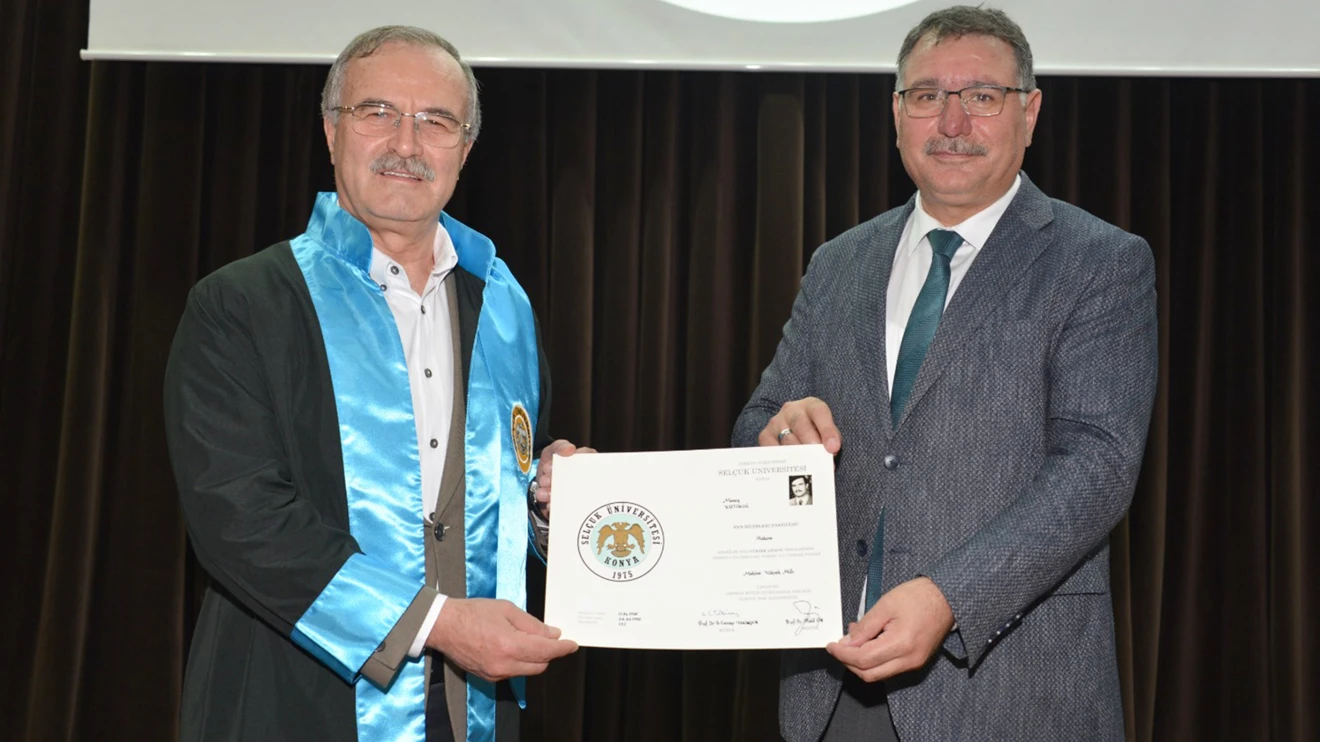 Sağlık Bilimleri ve Fen Bilimleri Enstitülerinde mezuniyet heyecanı